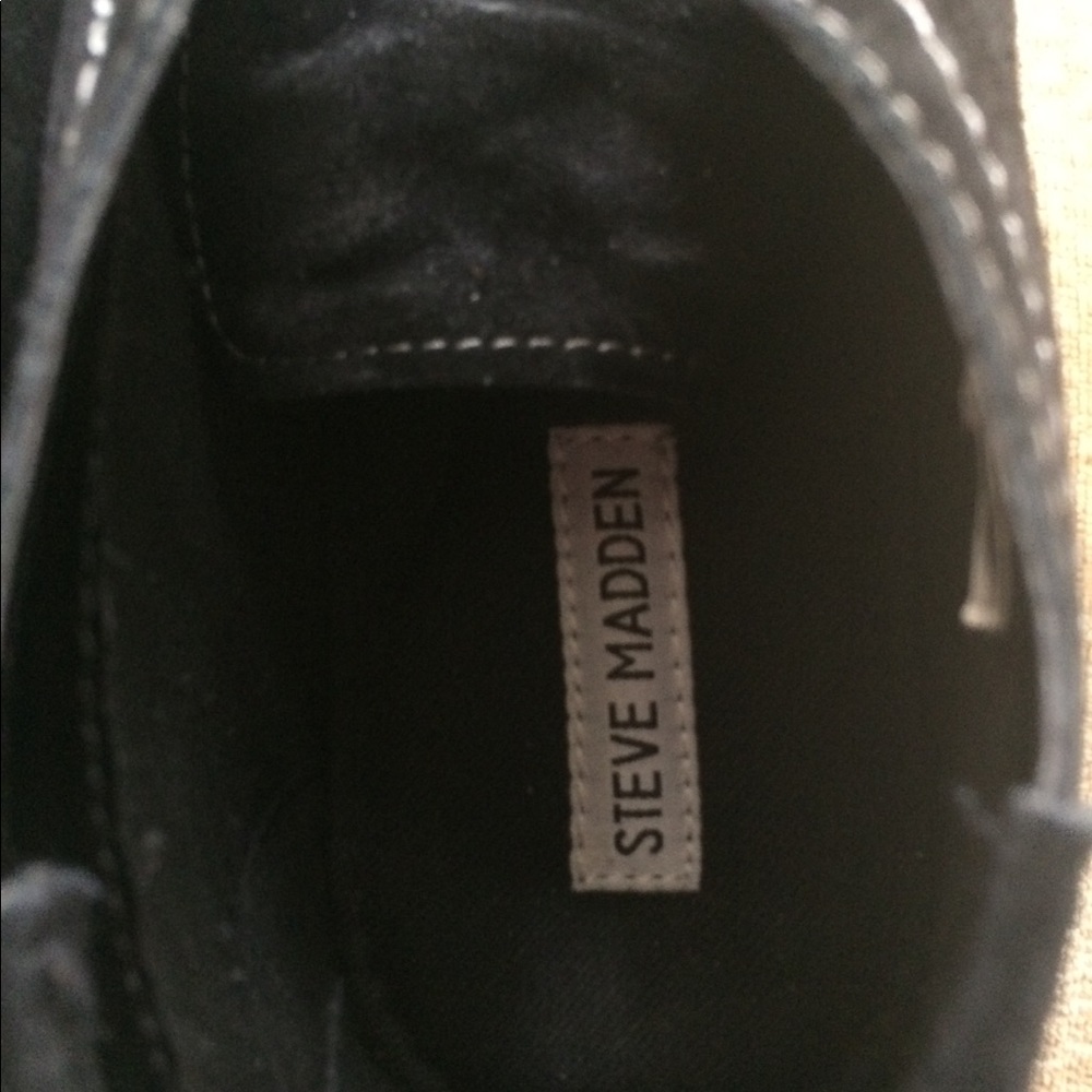 Man's shoes.